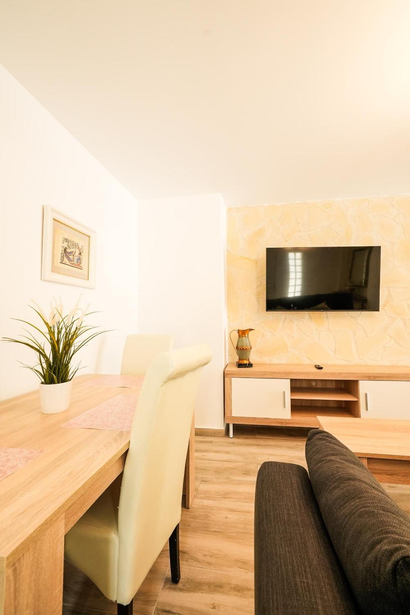 Casa Loma Con Terreno Privado Y Parking Compartido - A 800m De Playa Poniente Casa vacanze