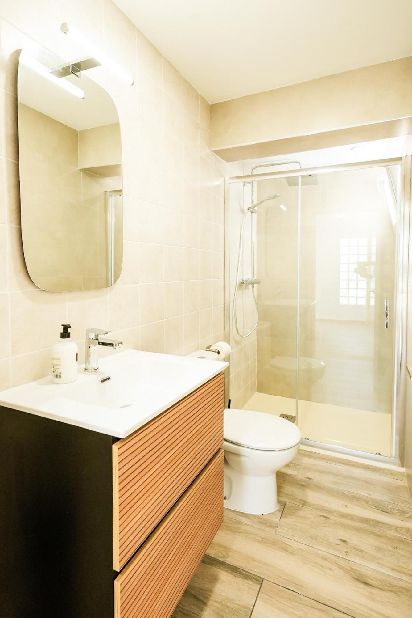 Casa Loma Con Terreno Privado Y Parking Compartido - A 800m De Playa Poniente