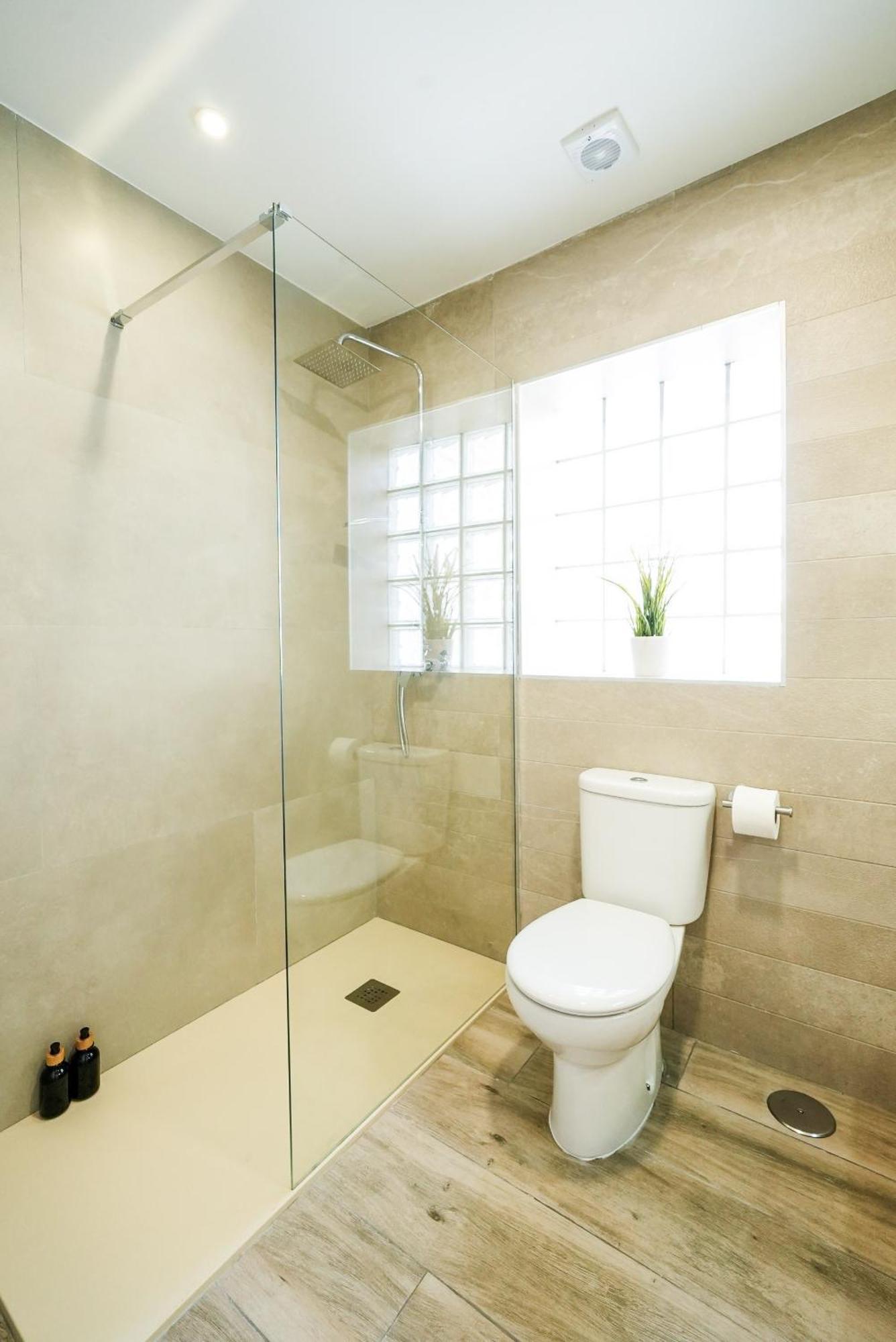 Casa Loma Con Terreno Privado Y Parking Compartido - A 800m De Playa Poniente *