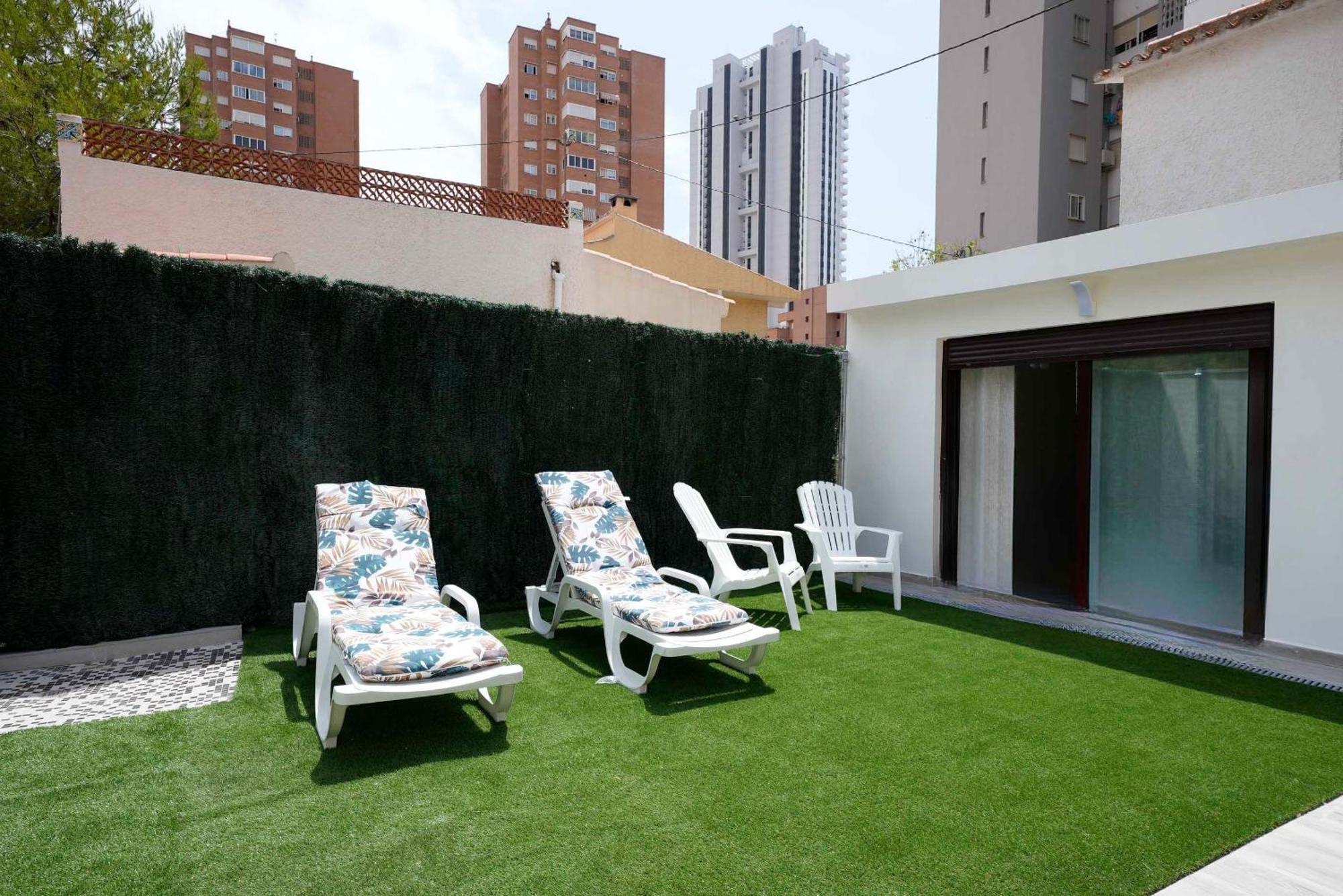 Casa Loma Con Terreno Privado Y Parking Compartido - A 800m De Playa Poniente Vakantiehuis *