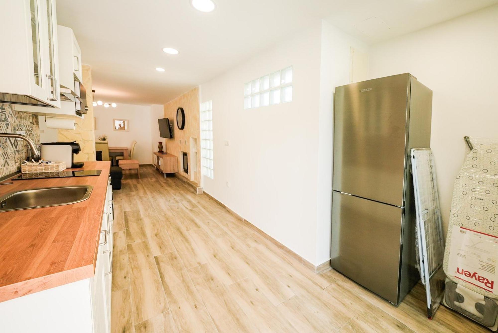 Casa Loma Con Terreno Privado Y Parking Compartido - A 800m De Playa Poniente Casa de Férias