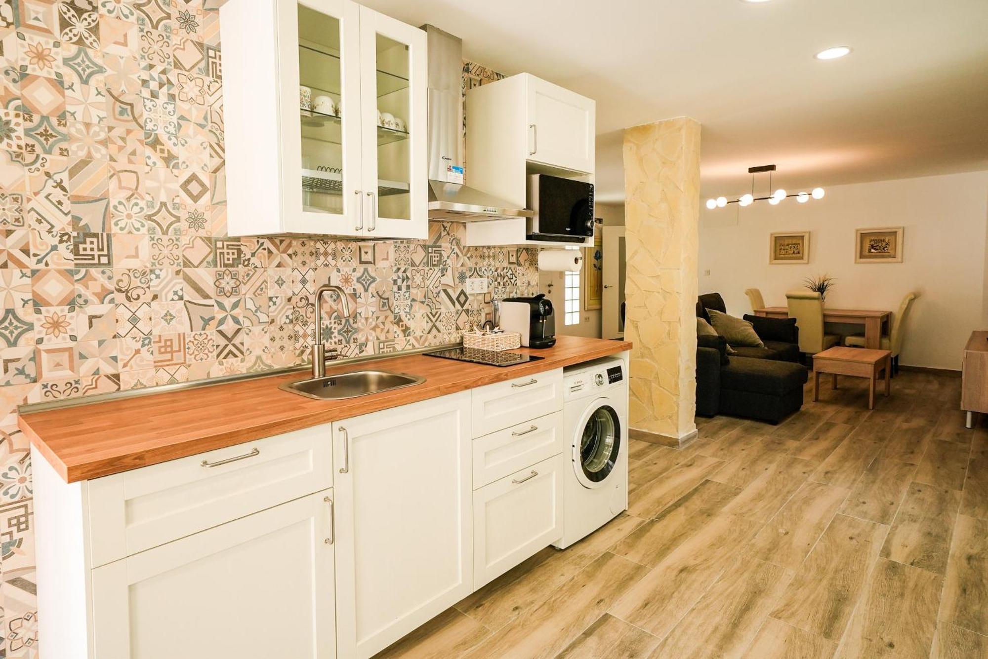 Casa Loma Con Terreno Privado Y Parking Compartido - A 800m De Playa Poniente Casa de Férias